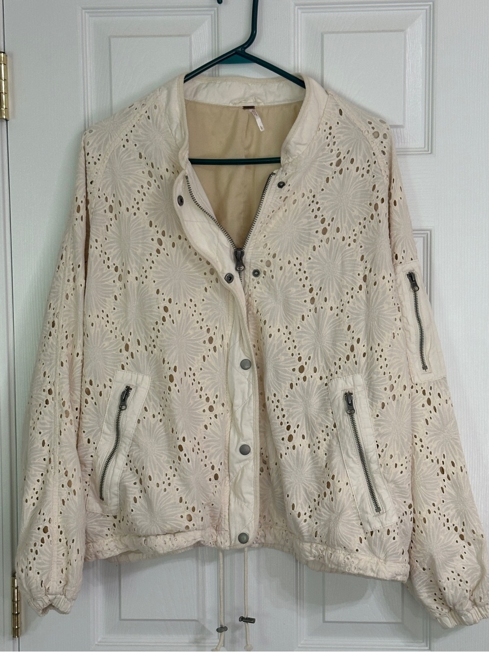 Free People Daisy Jane Ivory Eyelet Boho Bomber Jacket - Size Large (Flawless)